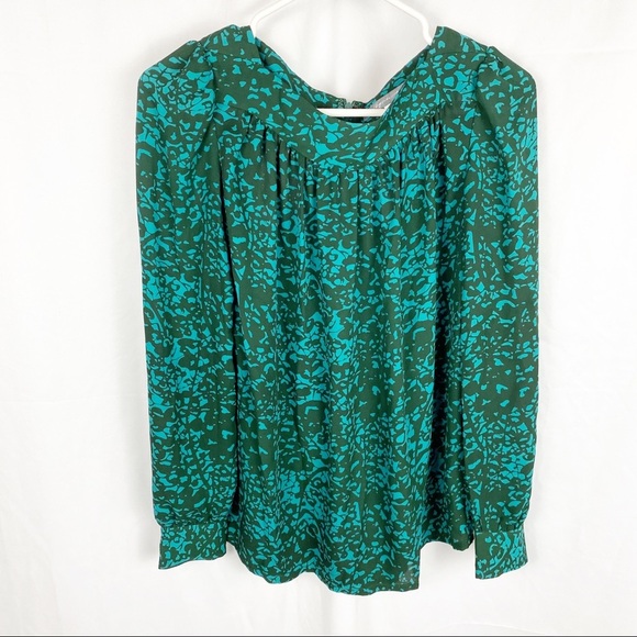 Bloomingdale's Tops - BLOOMINGDALES Tegan Green Floral Blouse